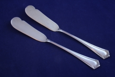 2 Buttermesser oder Käsemesser versilbert