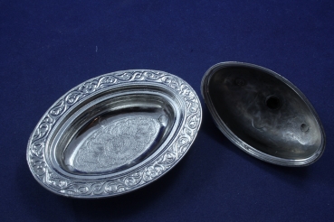 Kleine Schale mit Deckel für Gewürze, Salz etc versilbert