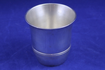 Becher versilbert