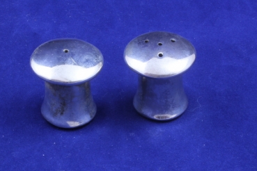 Salz- und Pfefferstreuer versilbert