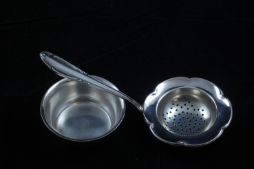 Homag Teesieb mit Abtropfschale versilbert