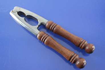 Nussknacker mit Holzgriff
