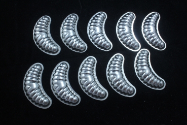 10 x alte Schokoladenform Schokoladen Förmchen Hörnchen 7,5 x 3,0 cm Metall