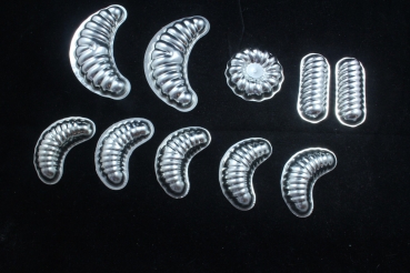 10 x alte Schokoladenform Schokoladen Förmchen Konvolut Metall