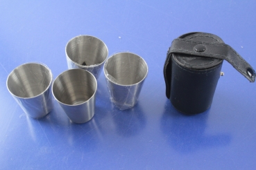 4 Schnapsbecher in Gürteltasche Edelstahl