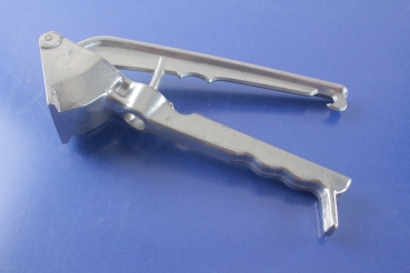 Allzweck Presse Knoblauchpresse Zwiebelpresse Flaschenöffner Nussknacker Kirschen- und Olivenentkerner Dosenlocher Fischschupper Alu
