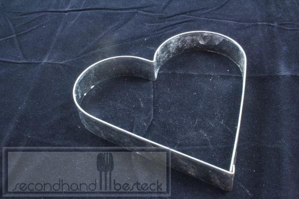 Große Ausstechform Ausstecher Herz aus Metall 16 x 15 cm