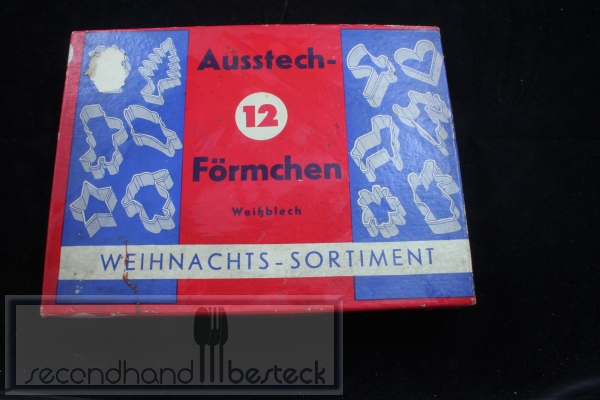 12 alte Ausstechförmchen Weißblech Weihnachts-Sortiment