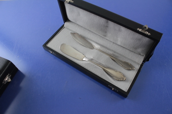 Wellner 398 Mozart Buttermesser + Käsemesser versilbert Note 1-2