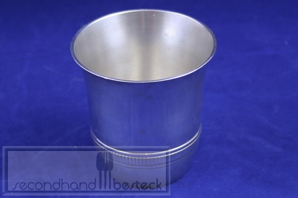 Becher versilbert