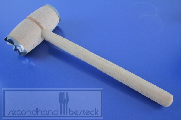 Fleischklopfer mit Holzgriff