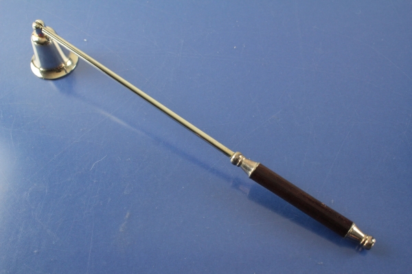 Kerzenlöscher versilbert mit Holzgriff