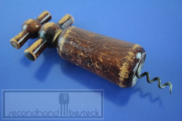 Alter Korkenzieher aus Holz