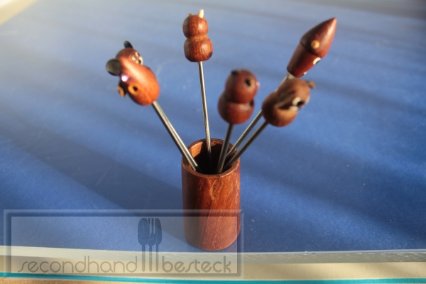 6 Cocktailspieße Tiere im Ständer Teakholz