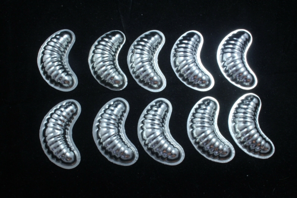10 x alte Schokoladenform Schokoladen Förmchen Hörnchen 6,0 x 2,5 cm Metall