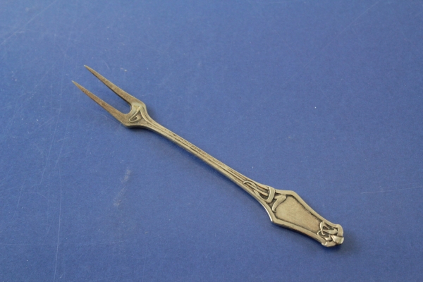 Jugendstil Fleischgabel Cocktailgabel 11 cm versilbert