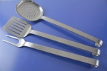 WMF Küchenhelfer Schaumkelle Fleischgabel Pfannenwender 38 cm Cromargan zum hängen
